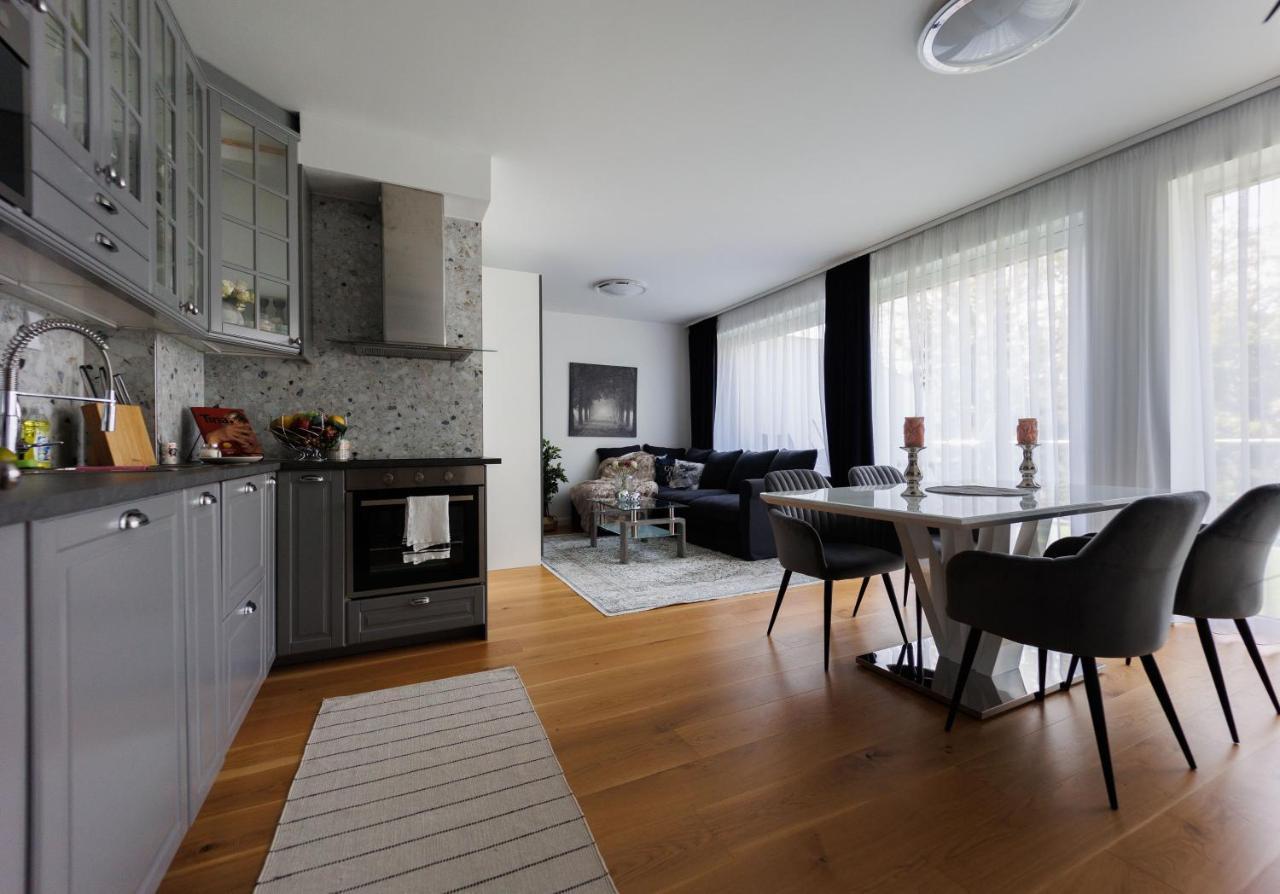 Villa Bauhaus Penthouse Wellness Apartman Шиофок Экстерьер фото